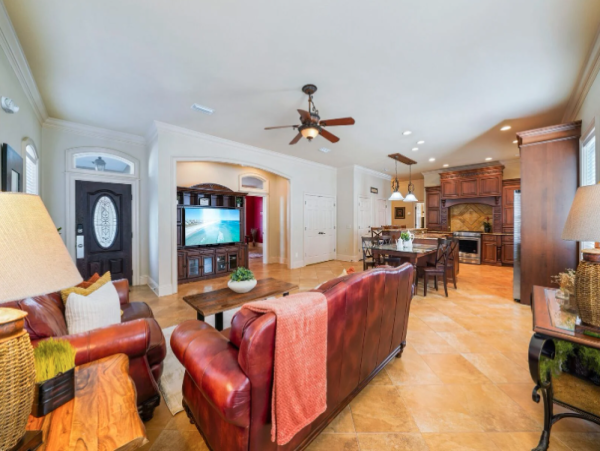 Luxurious Coastal Retreat in Miramar Beach - 7-Bedroom Home Near Beach